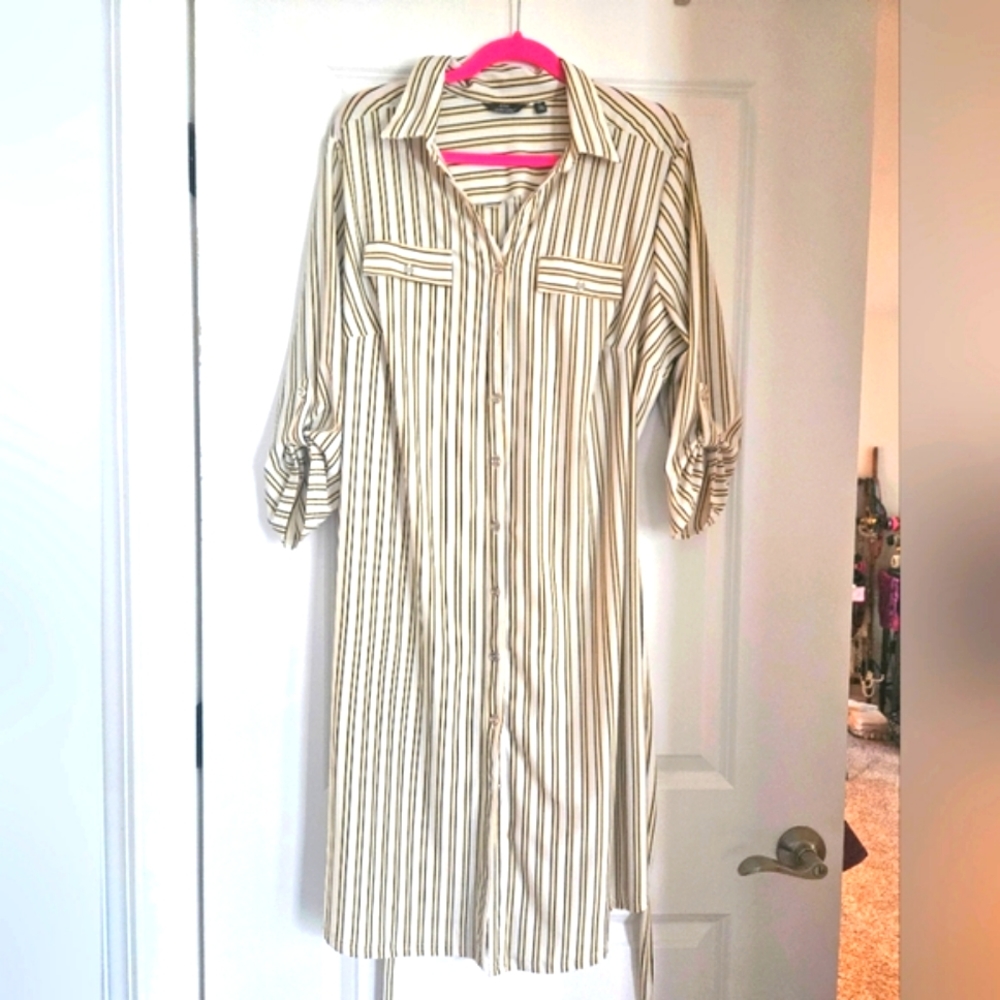 Striped shirt dress with belt. White, black, yellow